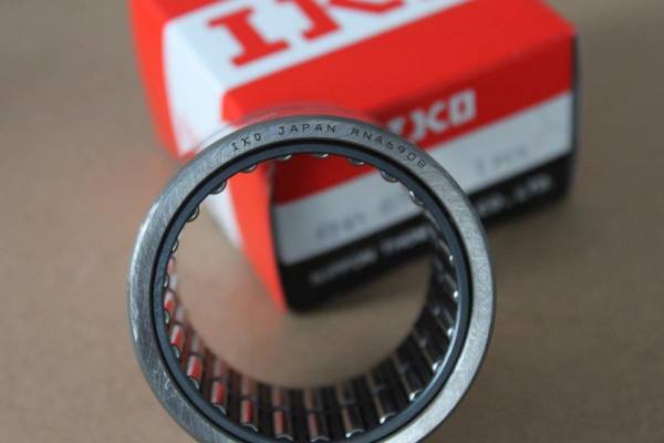 IKO CFES16 螺栓型滾輪滾針軸承